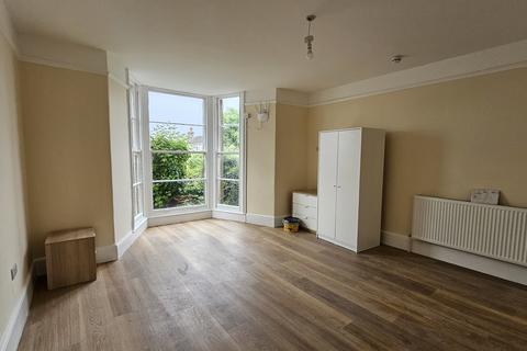 1 bedroom in a house share to rent, Vansittart Road, Torquay TQ2