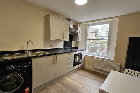 1 bedroom in a house share to rent, Vansittart Road, Torquay TQ2