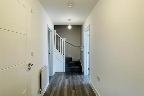 4 bedroom detached house to rent, Shepherd Close, Bristol BS34