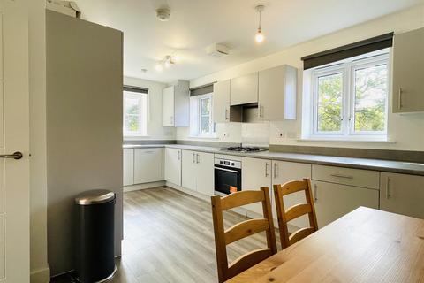 4 bedroom detached house to rent, Shepherd Close, Bristol BS34