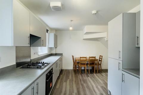 4 bedroom detached house to rent, Shepherd Close, Bristol BS34