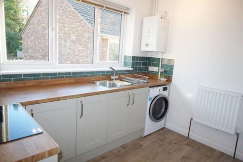 3 bedroom flat to rent, Mount Harry Road , Sevenoaks  TN13 3JW