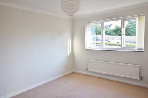 3 bedroom flat to rent, Mount Harry Road , Sevenoaks  TN13 3JW