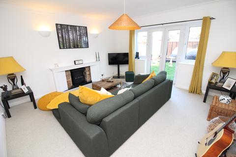 undefined, Cheam Common Road, Worcester Park KT4