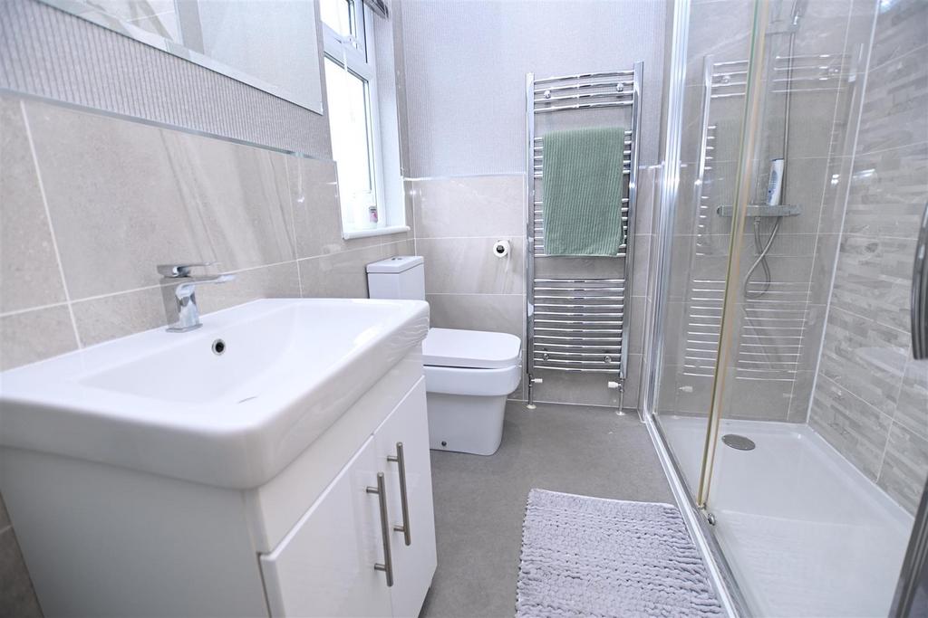 En Suite Shower Room