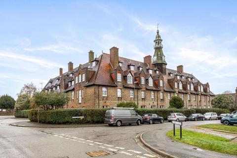 undefined, Syresham Gardens, The Priory Syresham Gardens, RH16