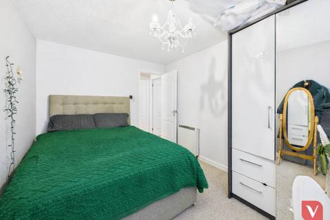 undefined, Larkspur Gardens, Luton LU4