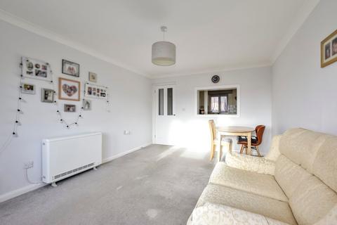 2 bedroom retirement property for sale, The Crescent, Abbots Langley, WD5