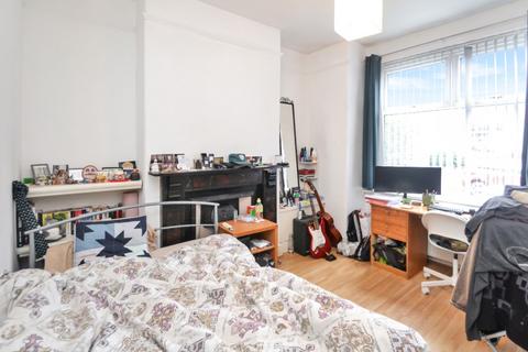 4 bedroom terraced house for sale, Braemar Road, Manchester M14