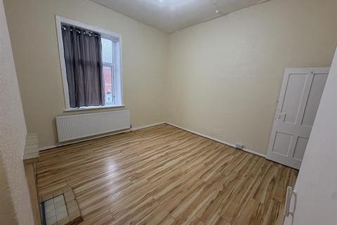 2 bedroom terraced house to rent, Palace Street Bury Lancashire