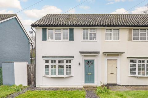 Regency Close, Hampton TW12