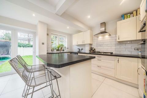 2 bedroom house for sale, Regency Close, Hampton TW12