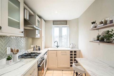 1 bedroom flat for sale, Beresford House, London SW4