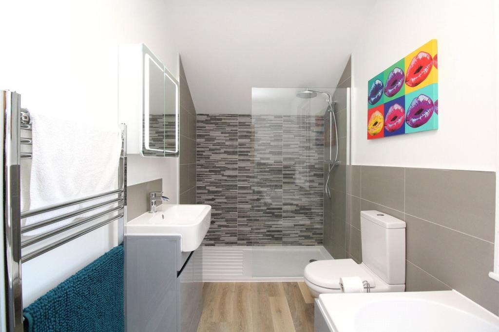 Ensuite