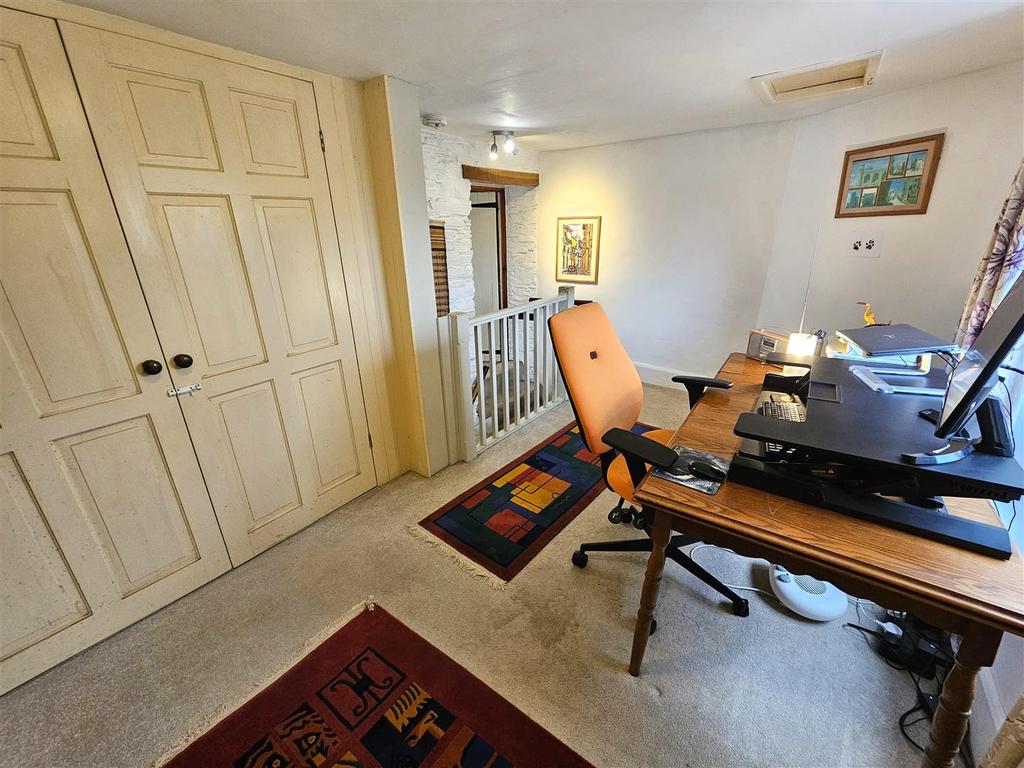 Bedroom 2 (2).jpg