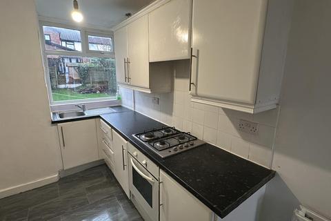3 bedroom semi-detached house to rent, Downham Crescent, Prestwich M25