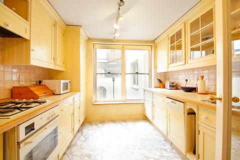 2 bedroom flat to rent, Craven Hill Gardens, London
