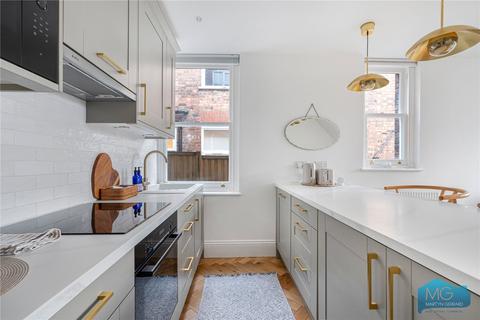2 bedroom maisonette for sale, Manor Park Road, London, N2