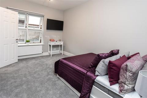 undefined, St. Michaels Road, Aldershot GU12