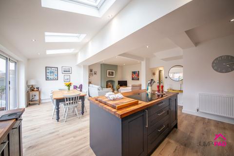 3 bedroom semi-detached house for sale, Park Road South, Newton-Le-Willows, WA12