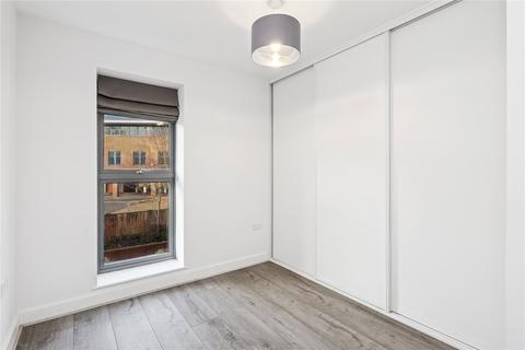2 bedroom apartment to rent, Queens Road, Weybridge, Surrey, KT13