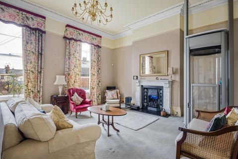 undefined, Garden Flat 11 Wellington Square