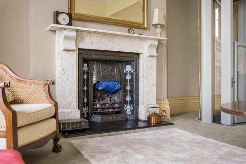 undefined, Garden Flat 11 Wellington Square