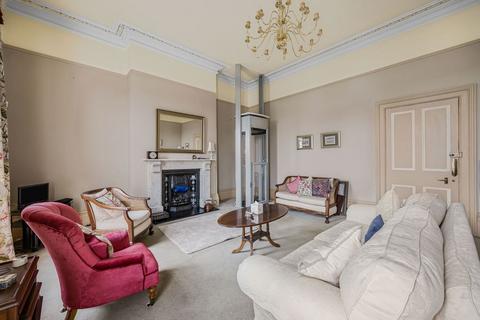 undefined, Garden Flat 11 Wellington Square