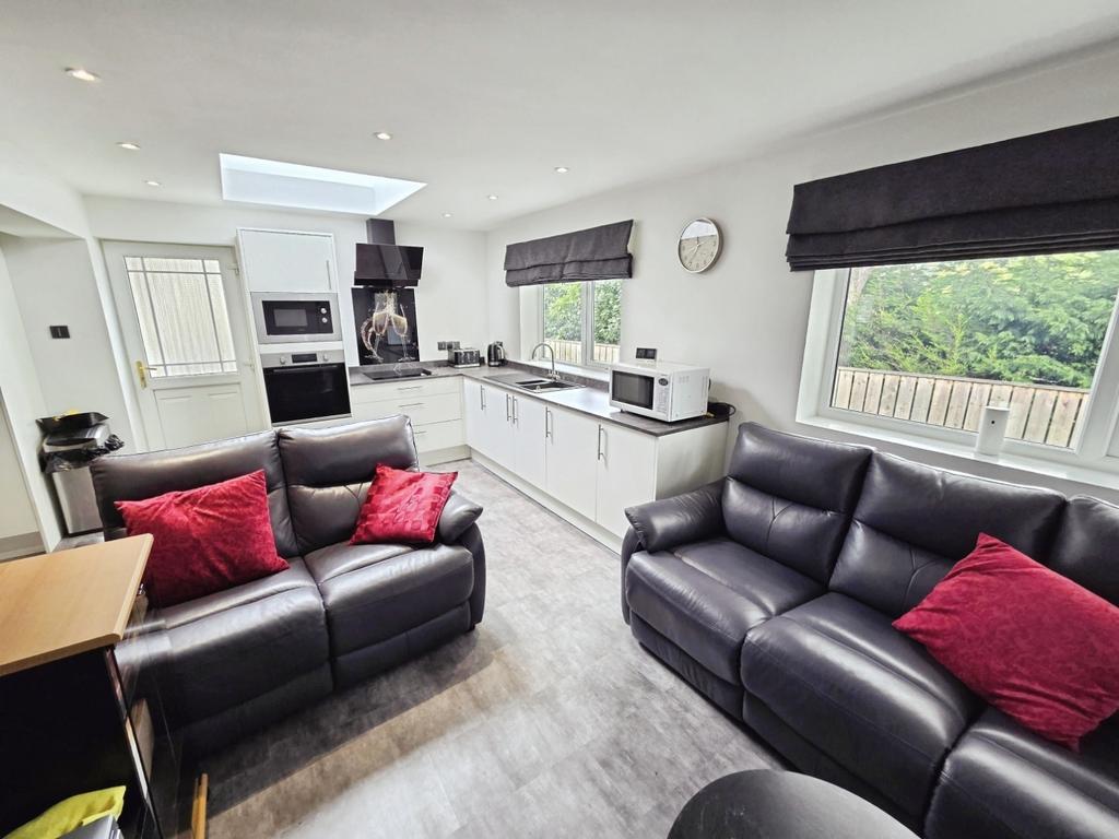 Pbox-living room-329729.jpg