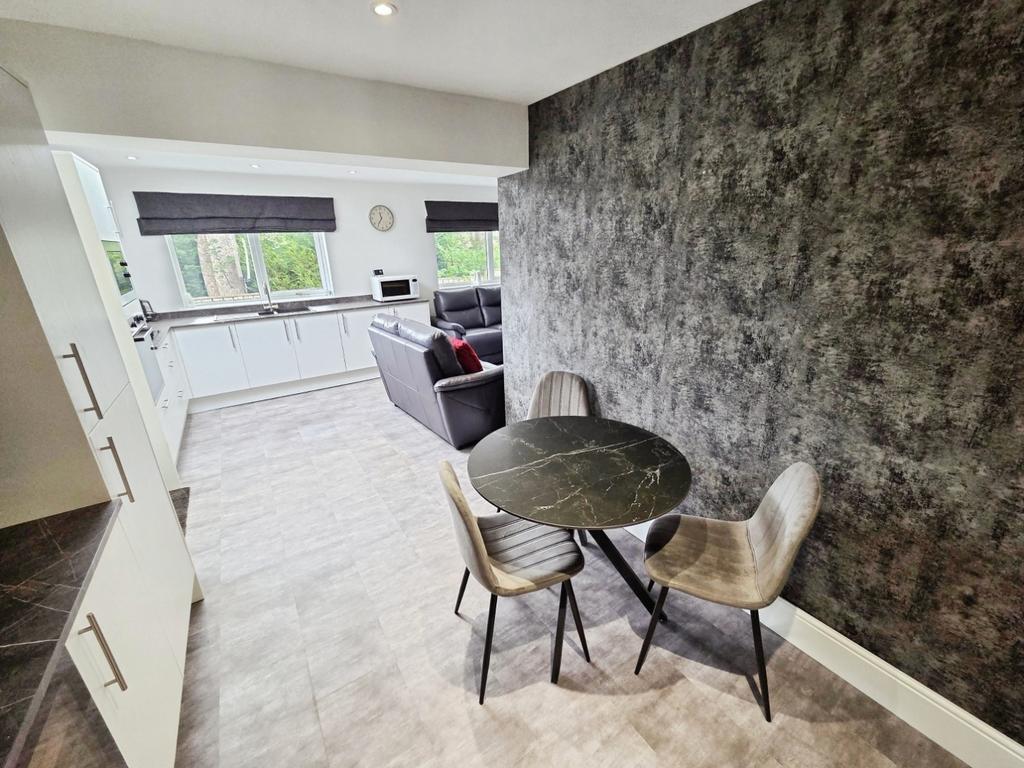 Pbox-dining room-329729.jpg