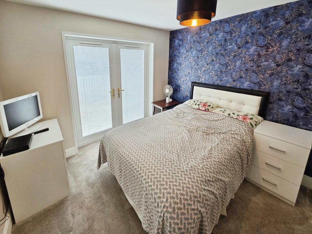 Pbox-bedroom-329729.jpg