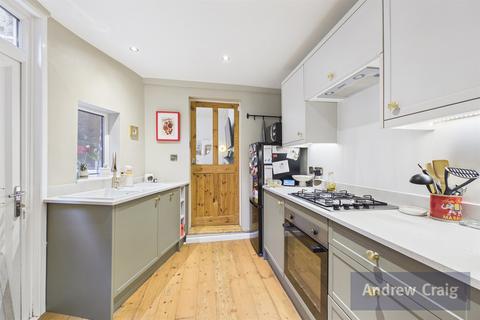2 bedroom flat for sale, Avenue Road, Gateshead