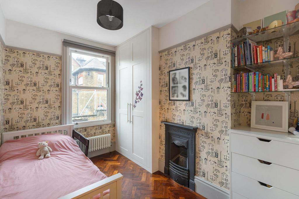 Bedroom, fireplace
