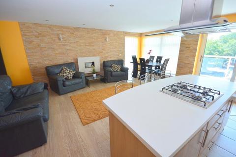 2 bedroom apartment to rent, Boscombe Spa Road, Boscombe BH5