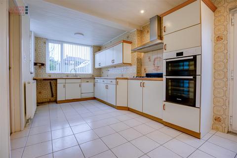 3 bedroom semi-detached house for sale, Jubb Close, Rotherham