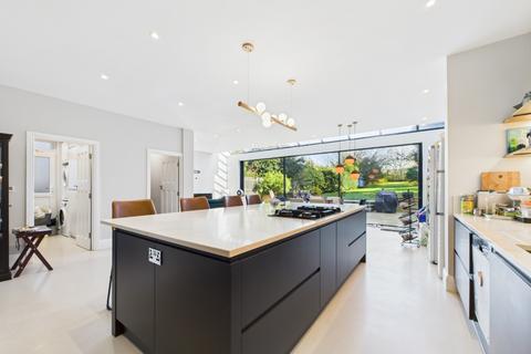 4 bedroom semi-detached house for sale, Hayes Lane, Kent BR2