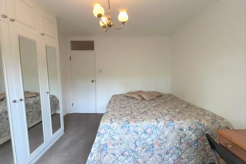 2 bedroom flat to rent, Broadfields Heights, Edgware HA8