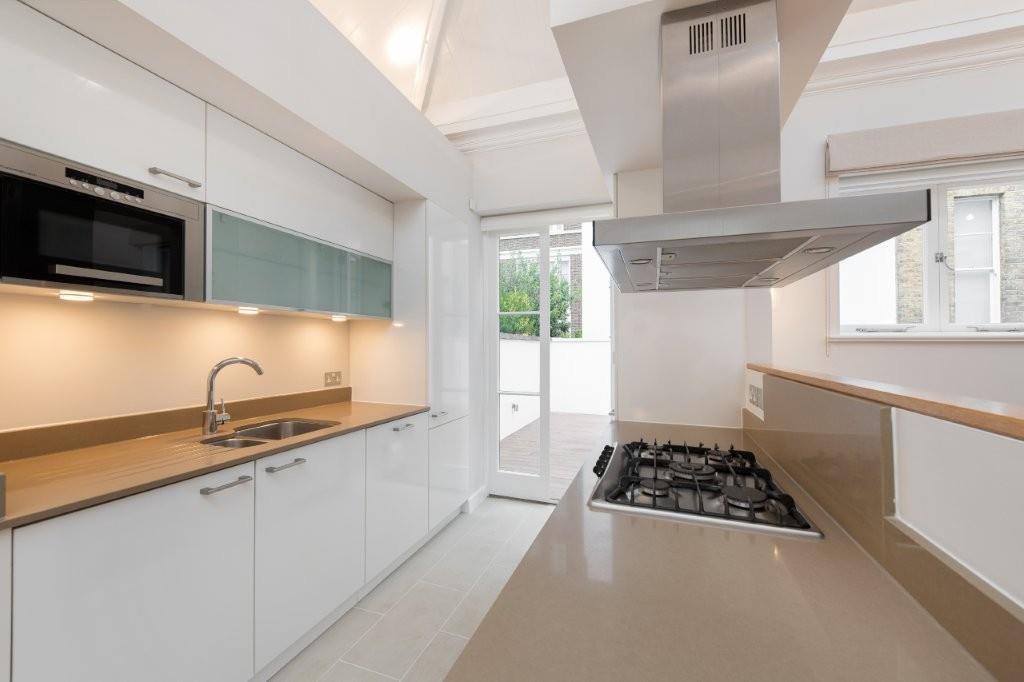 Bryanston Mews West 33- kit.jpg