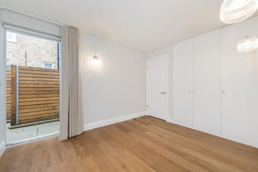 Bryanston Mews West 33- bed (2).jpg