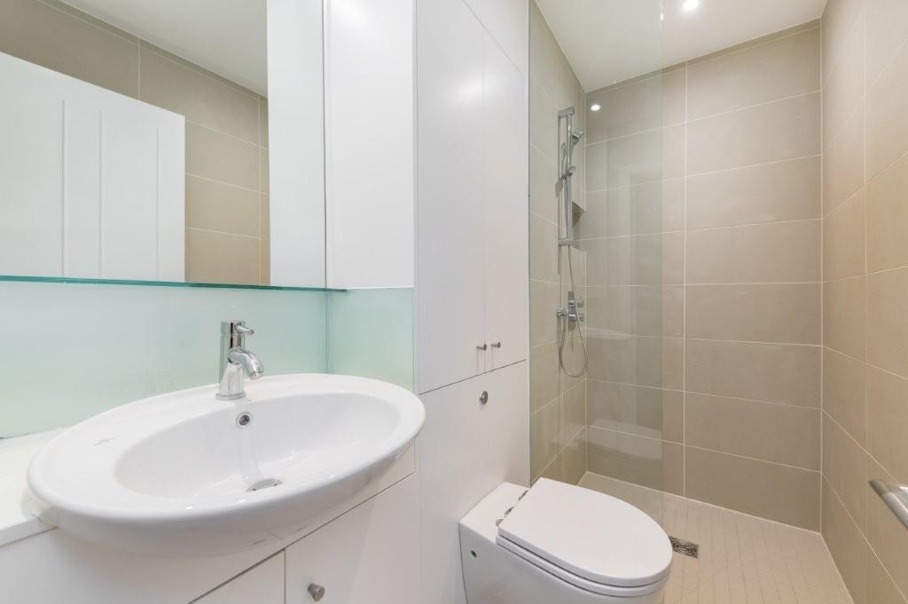 Bryanston Mews West 33- bath.jpg