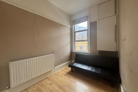 1 bedroom flat to rent, Crowland Road, London