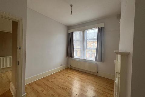 1 bedroom flat to rent, Crowland Road, London