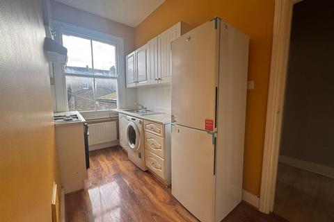 1 bedroom flat to rent, Crowland Road, London