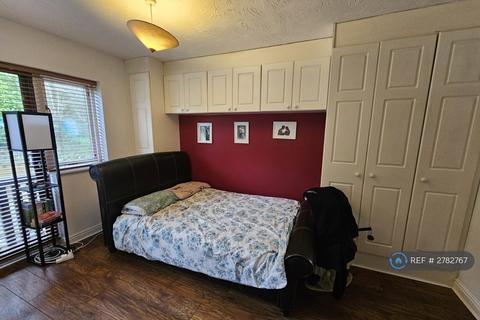 3 bedroom detached house to rent, Wedgwood Avenue, Milton Keynes, MK14