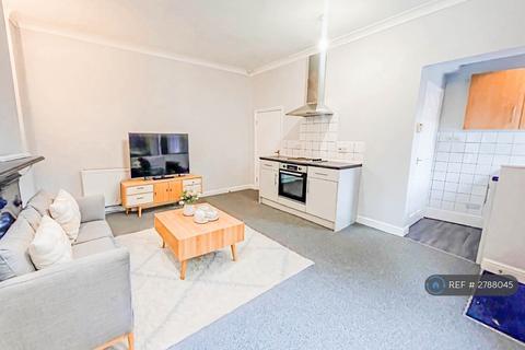 2 bedroom terraced house to rent, Princess St, Bacup, OL13