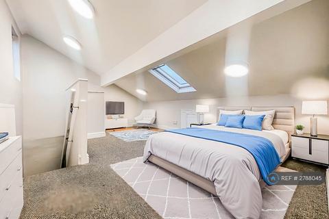 2 bedroom terraced house to rent, Princess St, Bacup, OL13