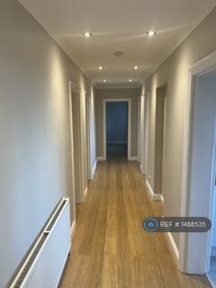 3 bedroom flat to rent, Mount Avenue, London, W5