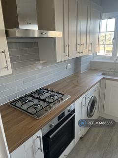 3 bedroom flat to rent, Mount Avenue, London, W5