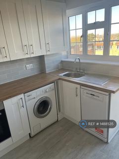 3 bedroom flat to rent, Mount Avenue, London, W5