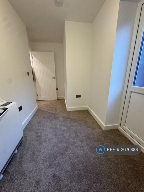 Single Room/Office Space